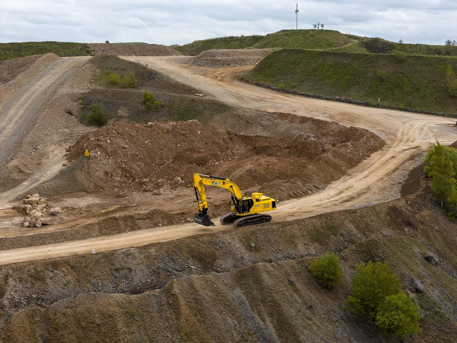 Presentato il nuovo escavatore JCB 520X top di gamma nella classe 50 tonellate